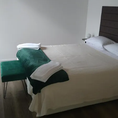 Casas Albano 2 アパート